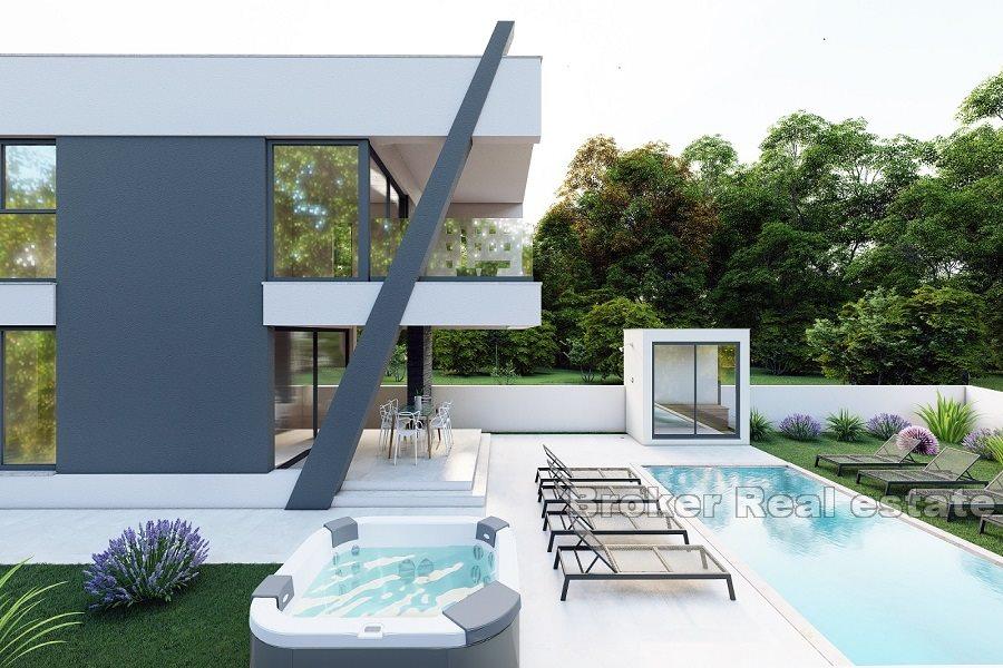 Luxury villa in the first row to the sea