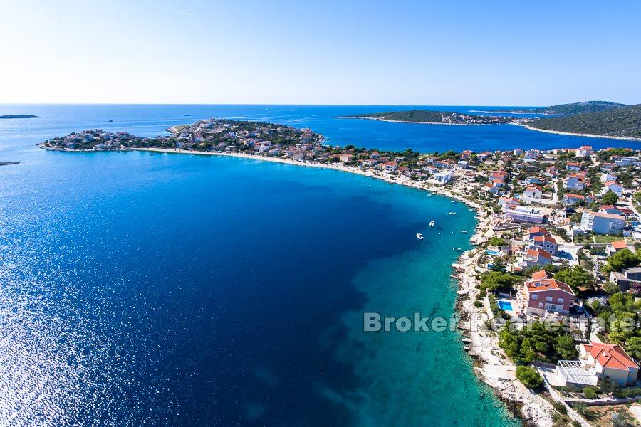 Unique property in the first row to the sea