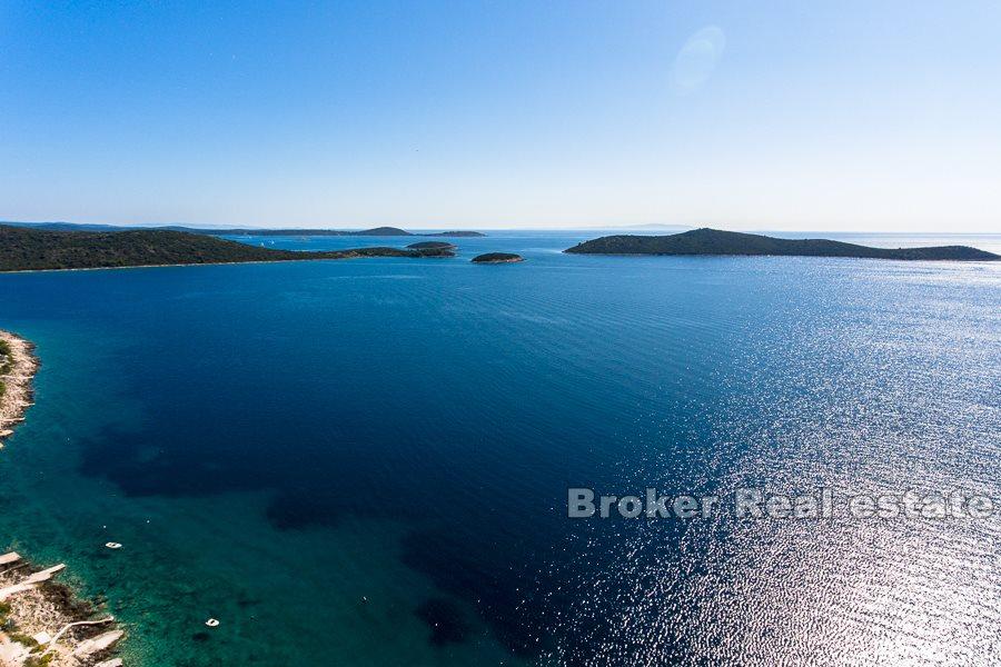 Уникальная недвижимость в первом ряду от моря