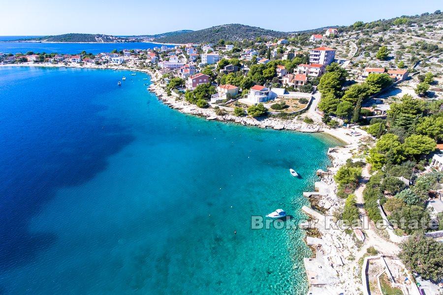 Уникальная недвижимость в первом ряду от моря