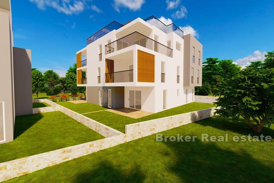 Appartements de luxe nouvellement construits en bord de mer