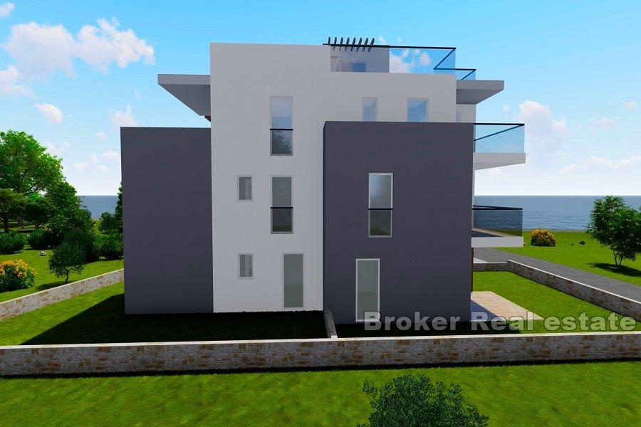 Neu gebaute Wohnungen in erster Reihe zum Meer