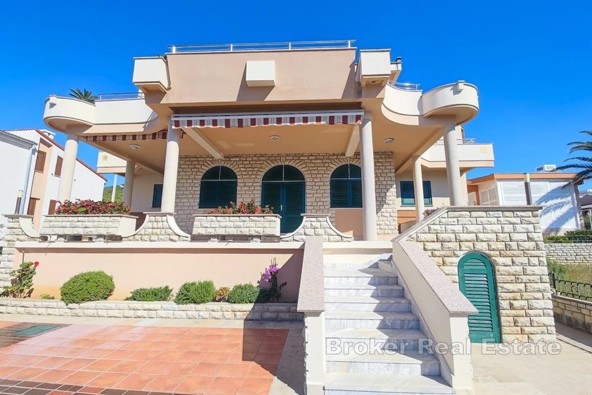 Villa prima fila mare