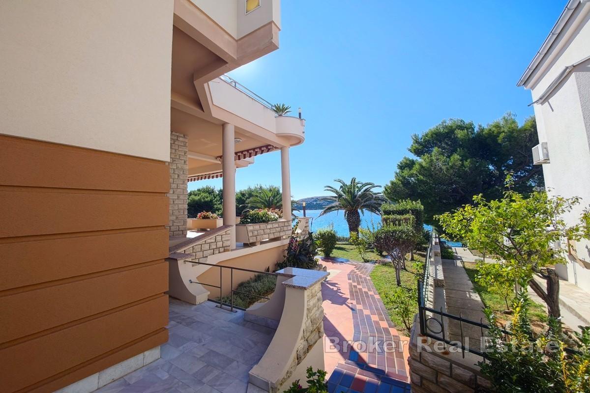 Villa prima fila mare