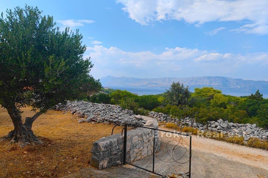 Agricultural land with a sea view