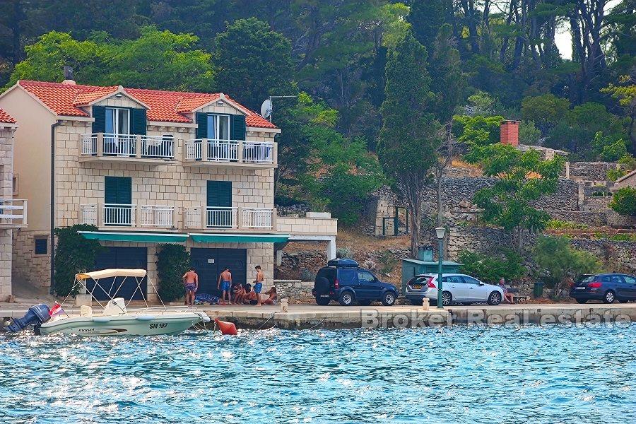 Apartment first row to the sea