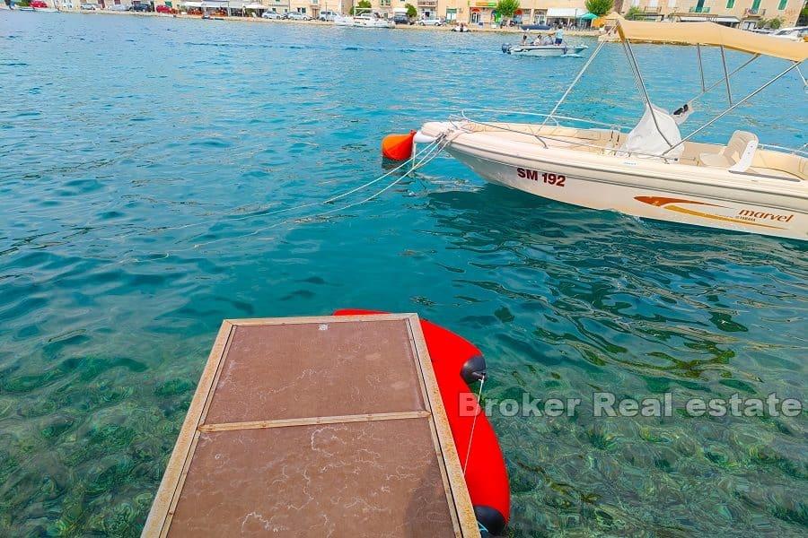 Apartment first row to the sea