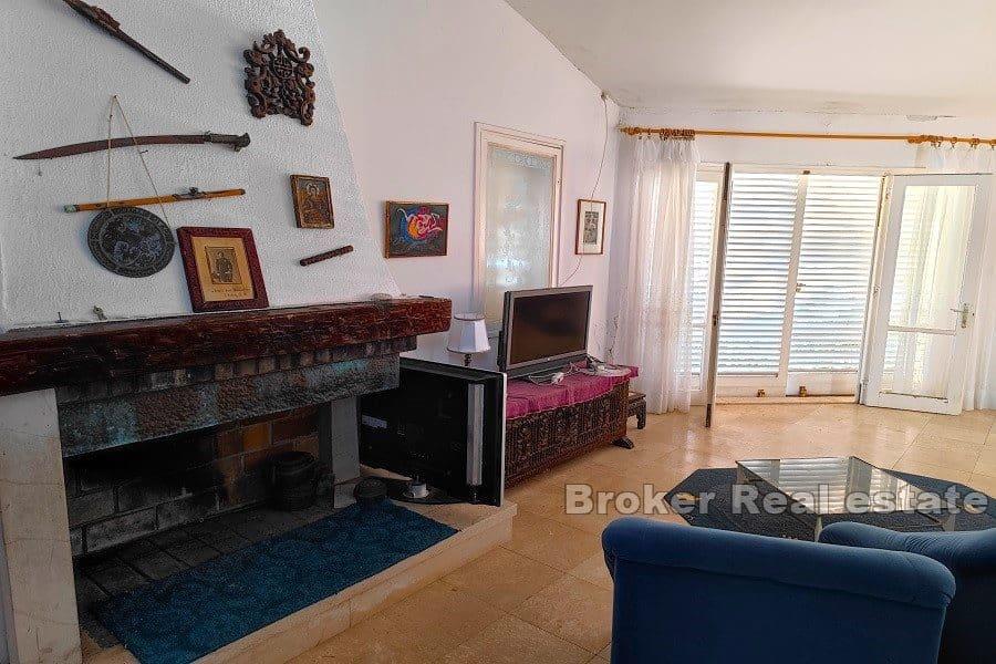 Дом на первой линии моря