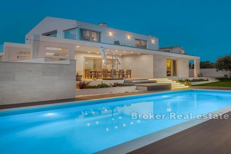 Luxury villa with sea view