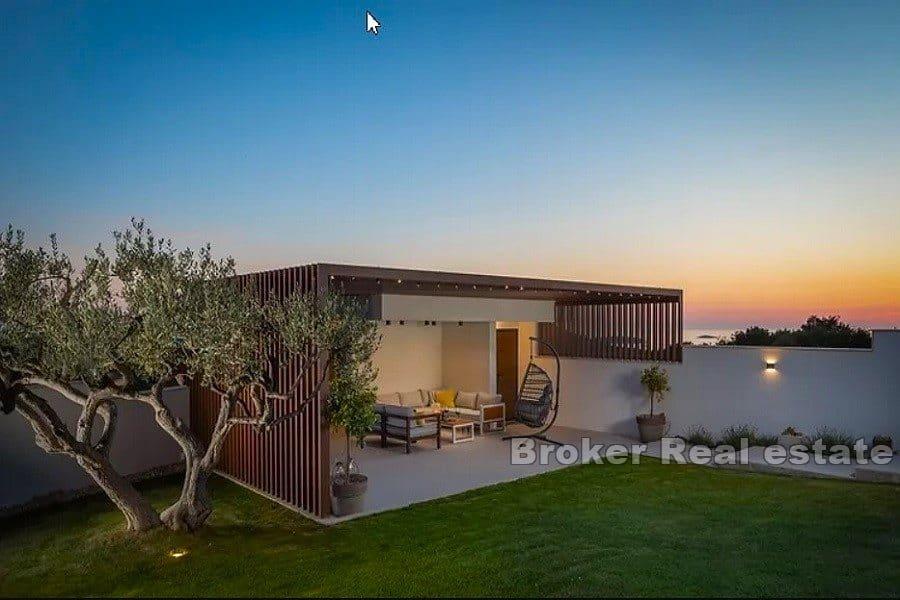 Luxury villa with sea view