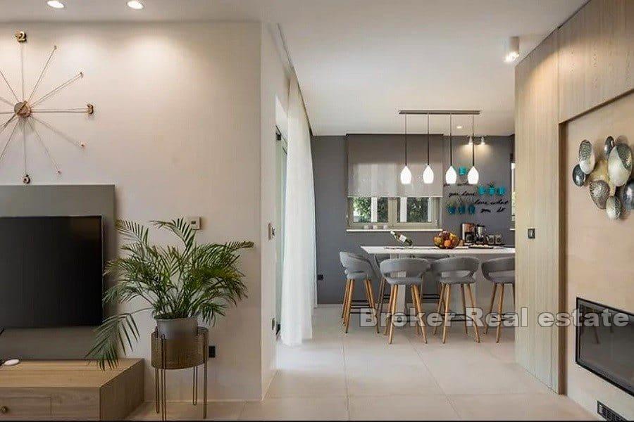 Роскошная вилла с видом на море