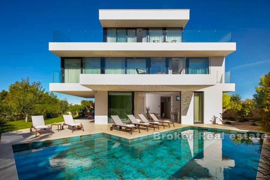 Villa de luxe près de la mer