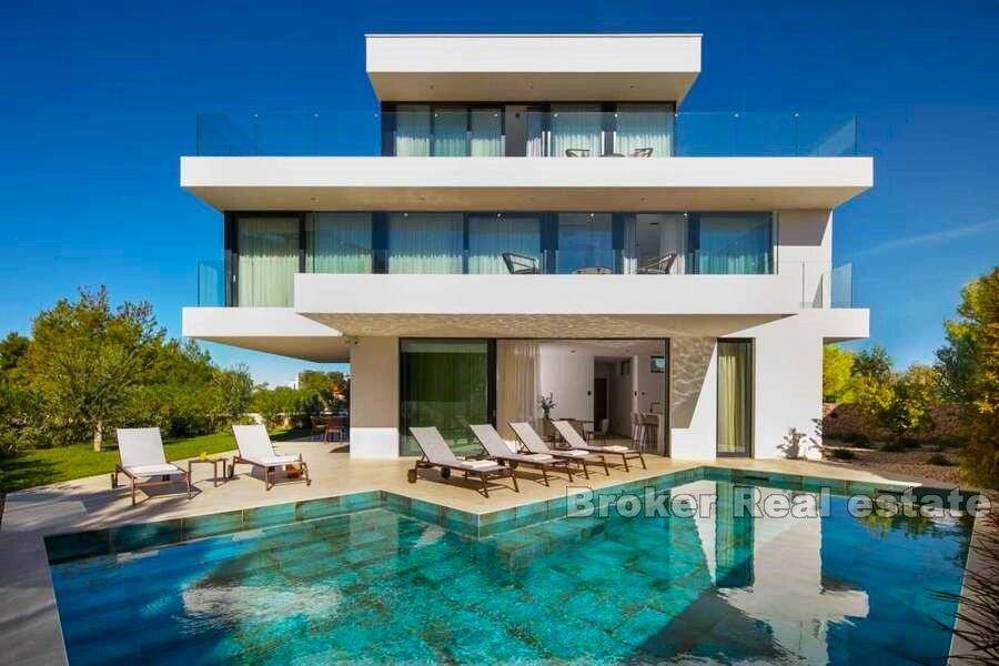 Villa de luxe près de la mer