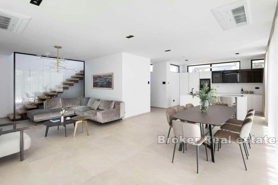 Роскошная вилла у моря