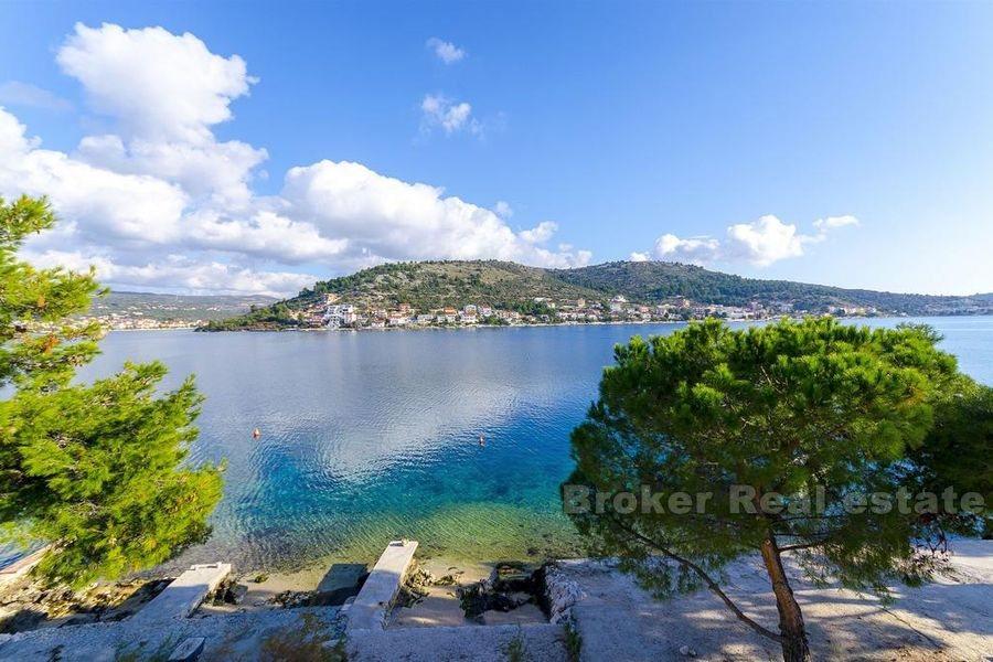 Appartamento in prima fila al mare, in vendita