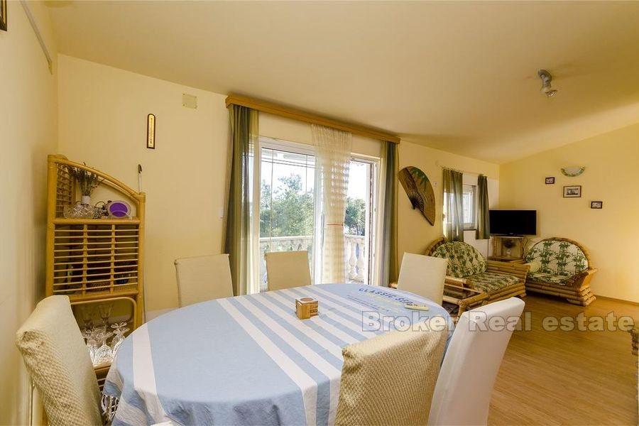 Apartment in the first row to the sea, for sale