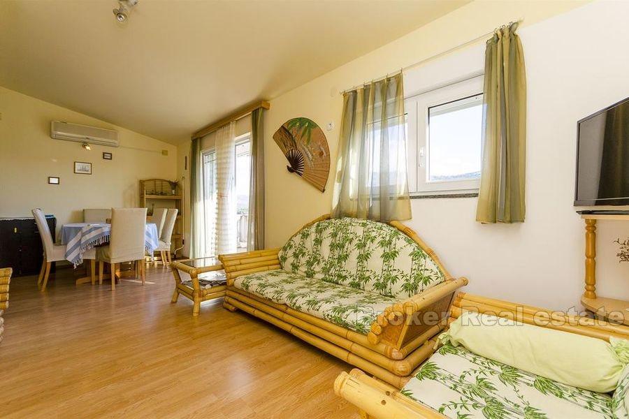 Apartment in the first row to the sea, for sale
