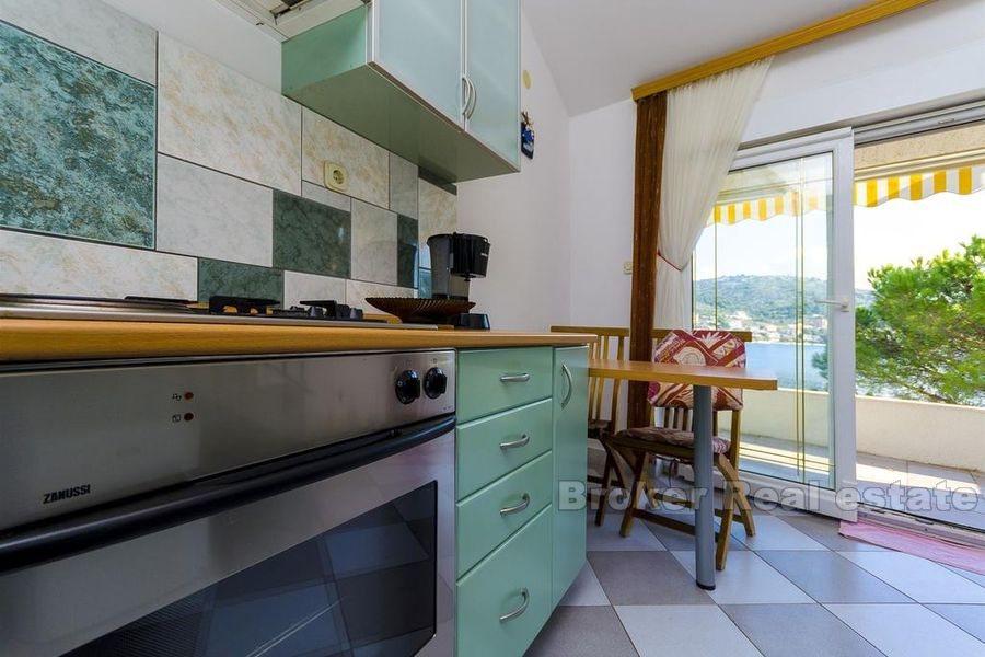Apartment in the first row to the sea, for sale