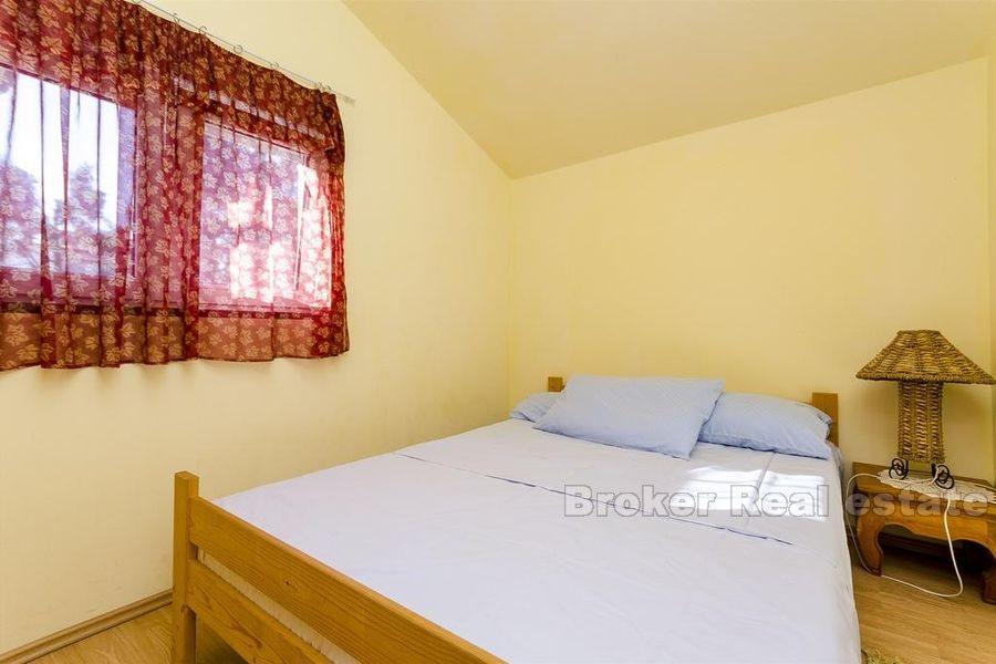 Apartment in the first row to the sea, for sale