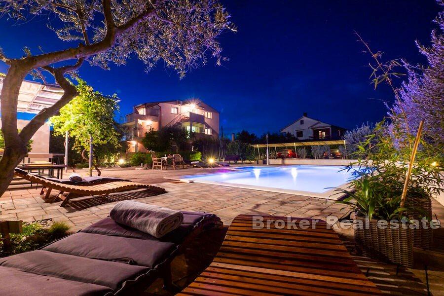 Apartment-Villa mit Pool