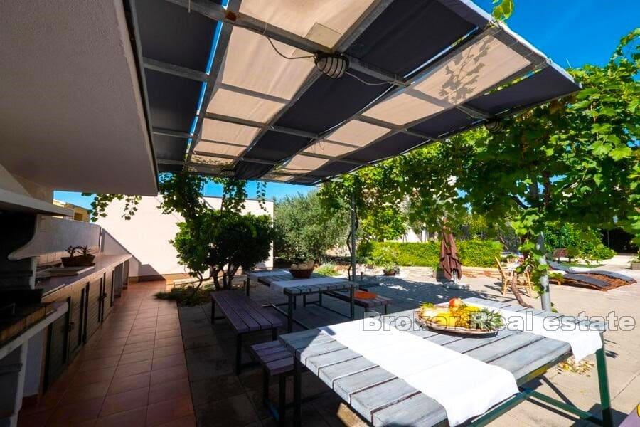 Apartmanska vila s bazenom