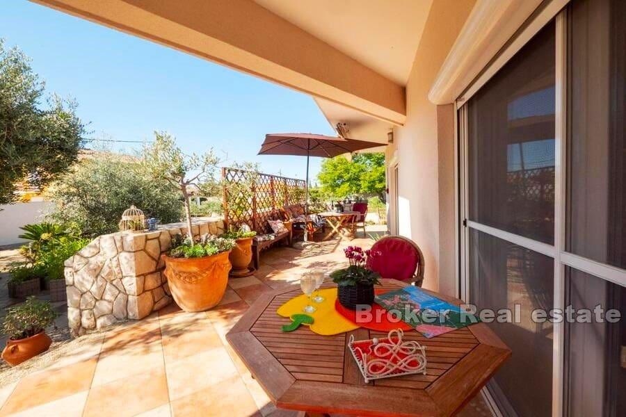 Apartmanska vila s bazenom