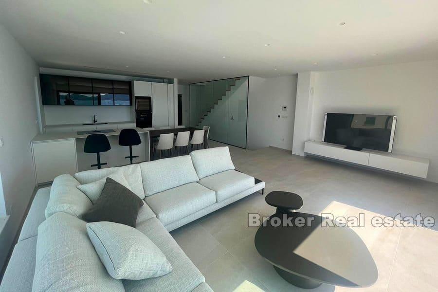 Moderne Wohnung, erste Reihe zum Meer