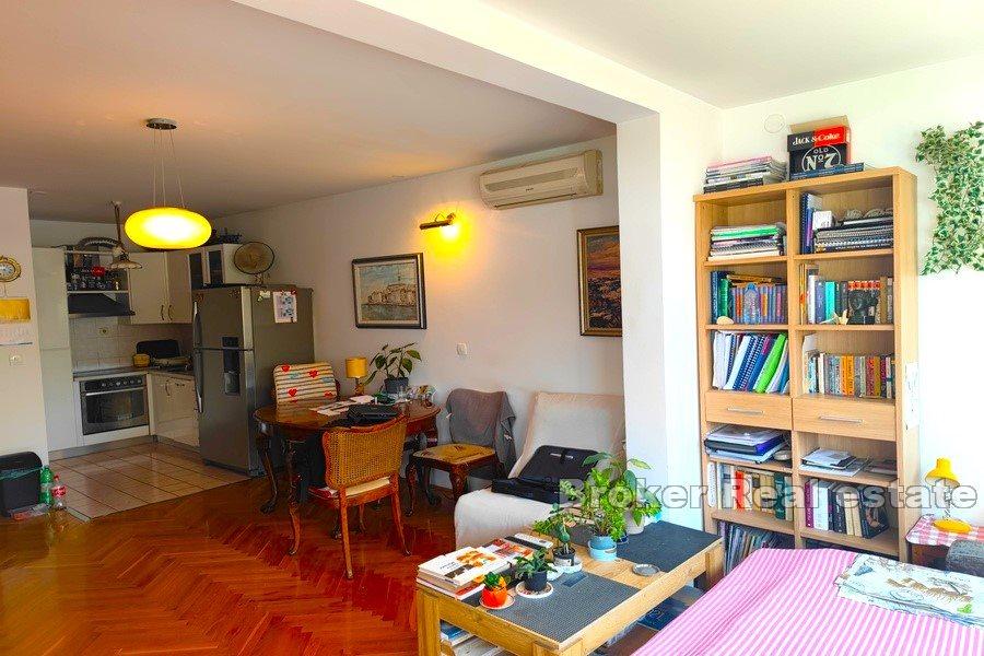 Spinut, appartement d'une chambre près du centre-ville