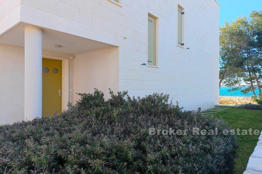 Villa första raden till havet