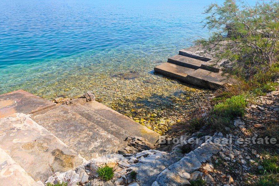 Дом на первой линии моря