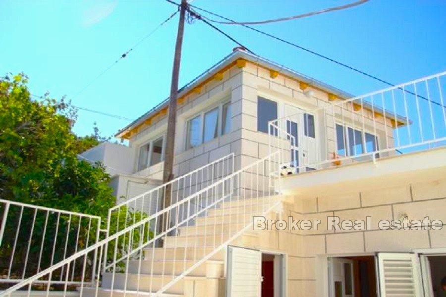 House first row to the sea