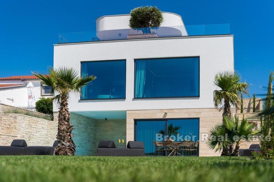 Villa di lusso in prima fila al mare