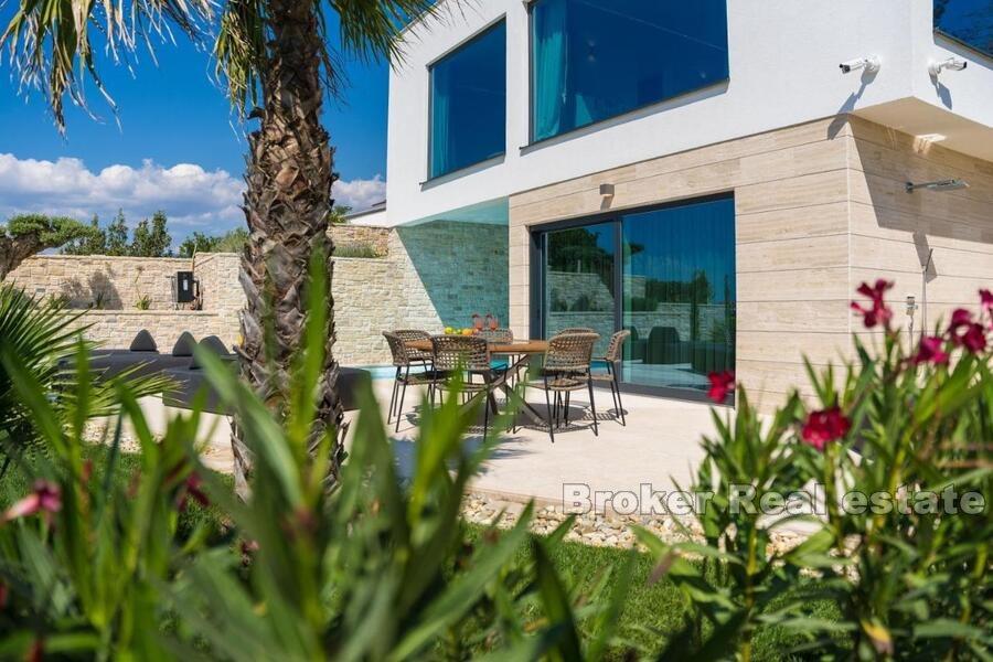 Villa di lusso in prima fila al mare