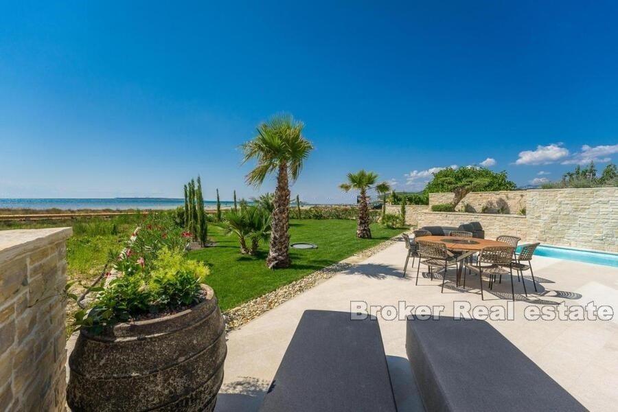 Villa di lusso in prima fila al mare