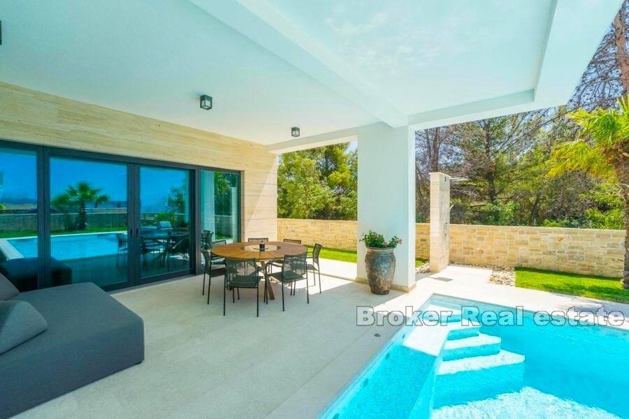 Luxusvilla mit Meerblick