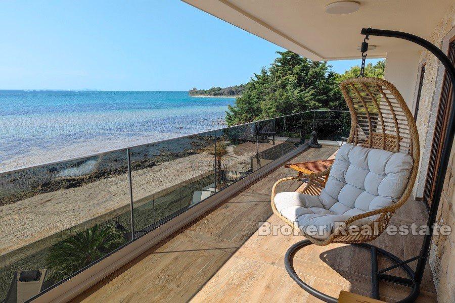 Nouvelle villa, première rangée de la mer