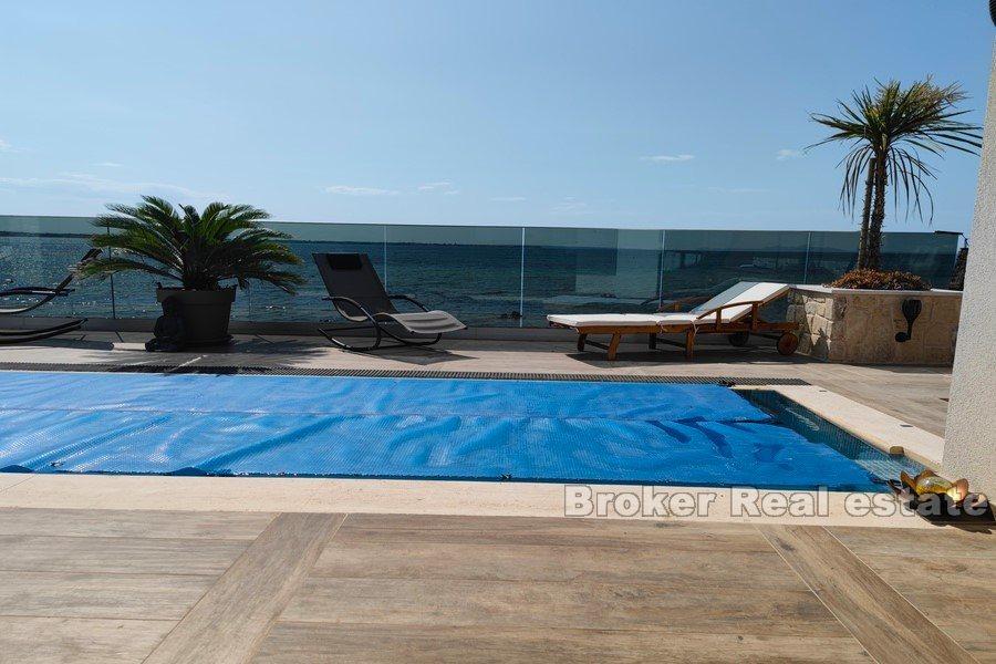 Ny villa, første rad til sjøen