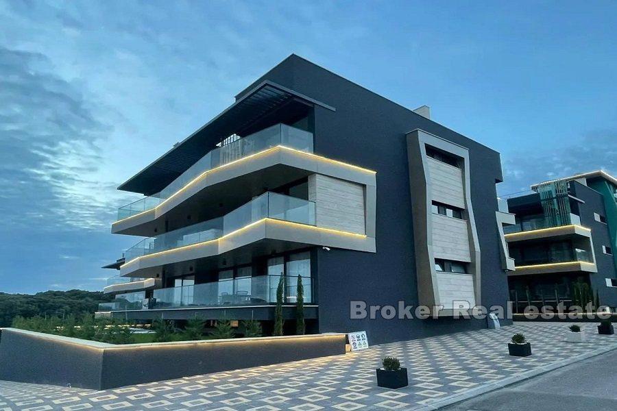 Luxuriöse Apartmentvilla mit Meerblick