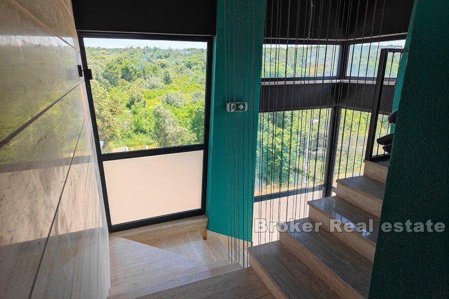 Luksuzna apartmanska vila s pogledom na more