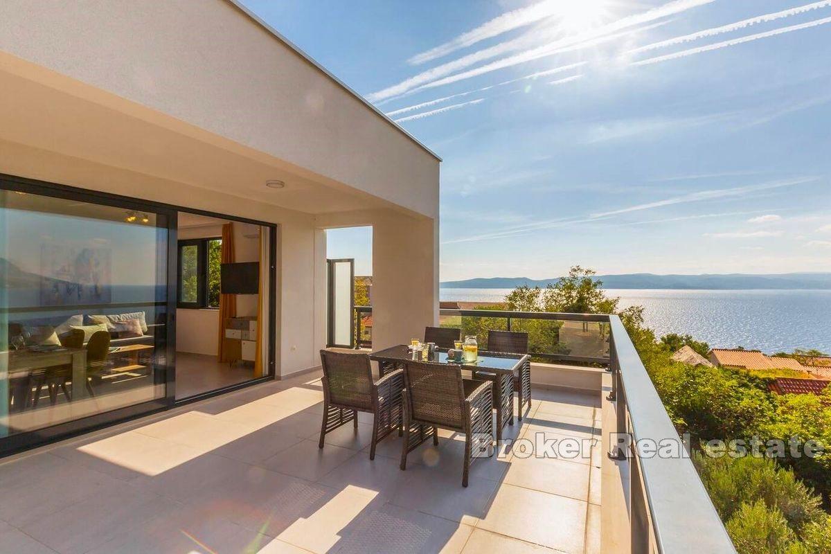 Ny villa med havsutsikt