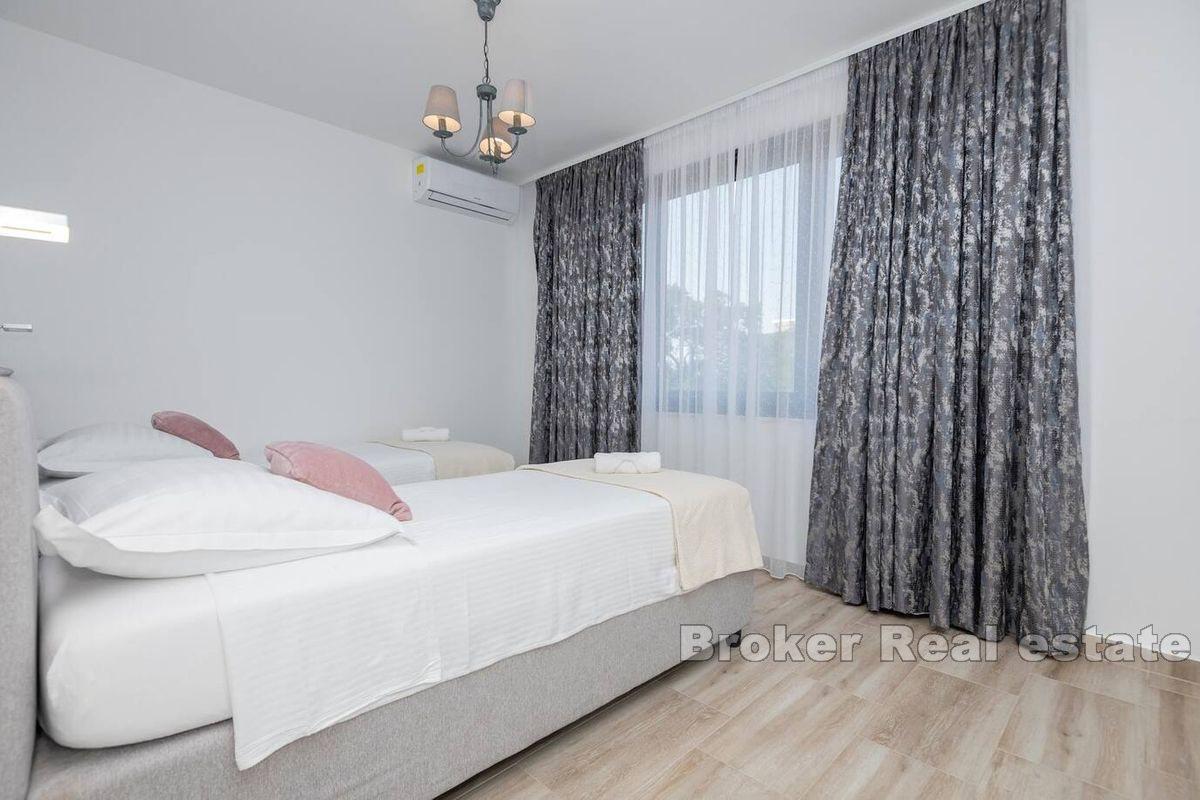 Ny villa med havsutsikt