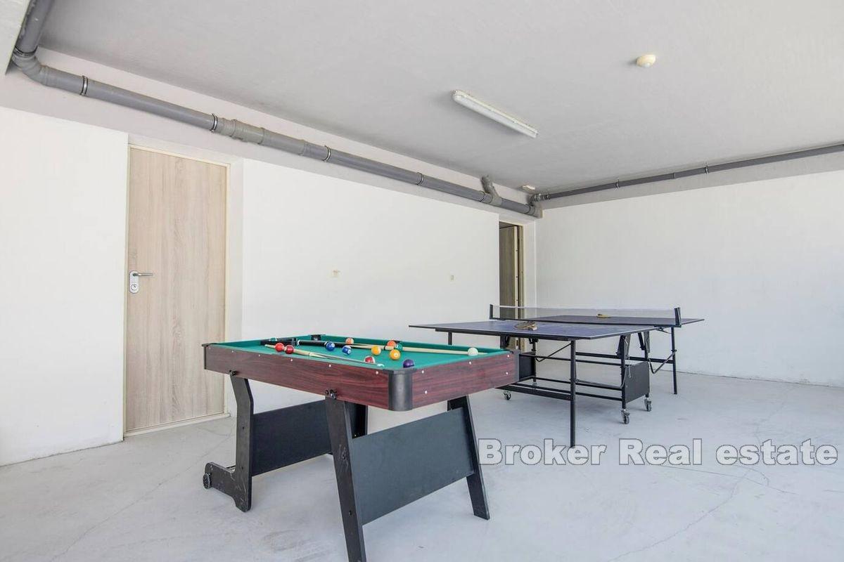 Ny villa med havsutsikt