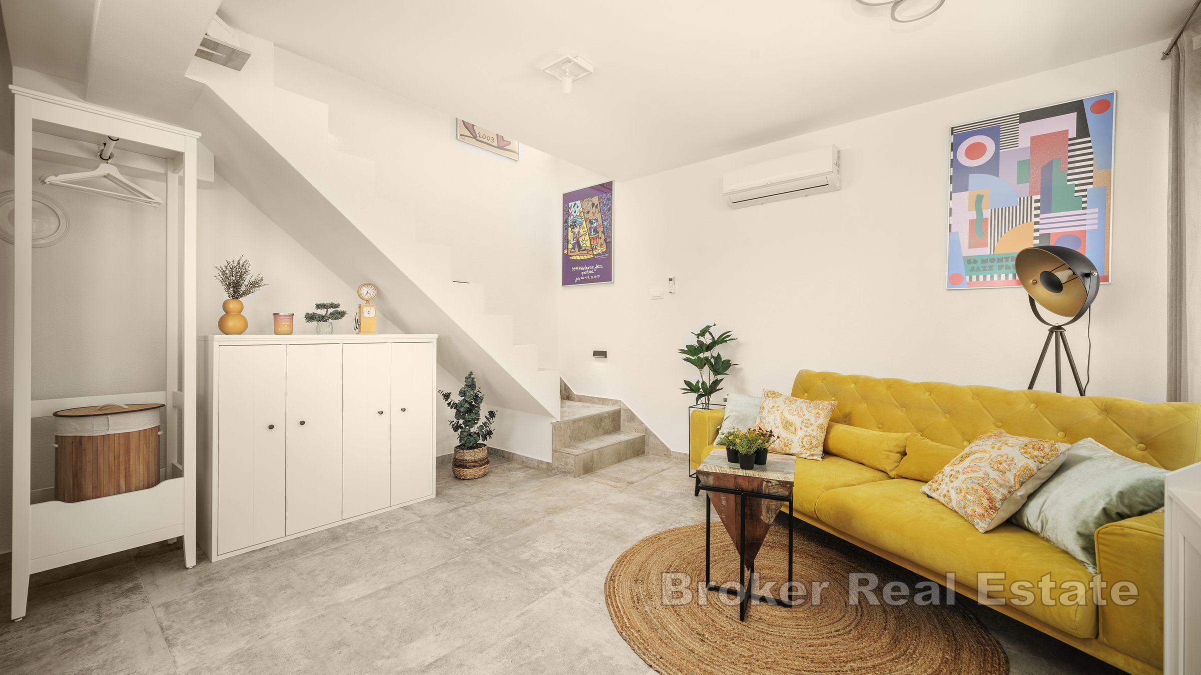 Kamienny dom, pierwszy rząd do morza