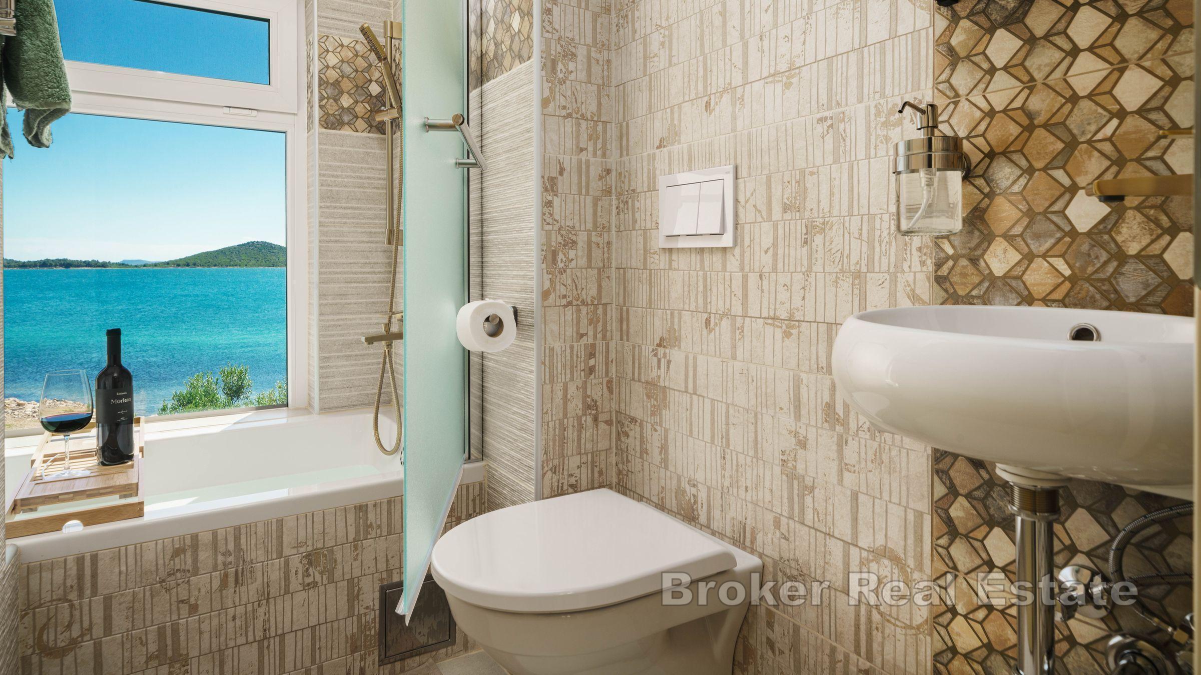 Kamienny dom, pierwszy rząd do morza