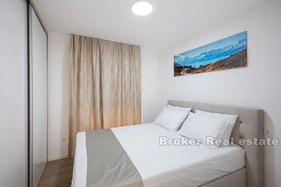 Modernes Apartment, erste Reihe zum Meer