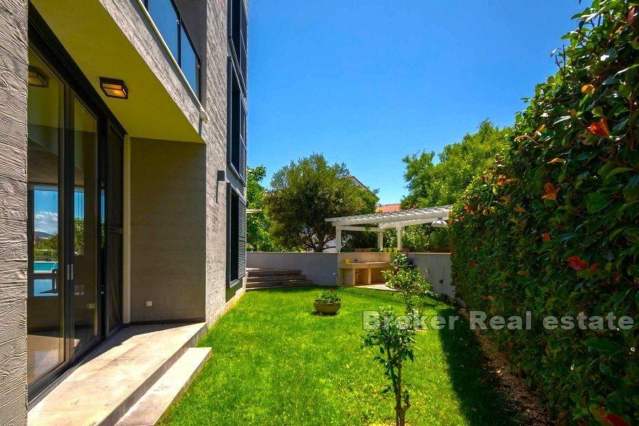 Modern villa med pool