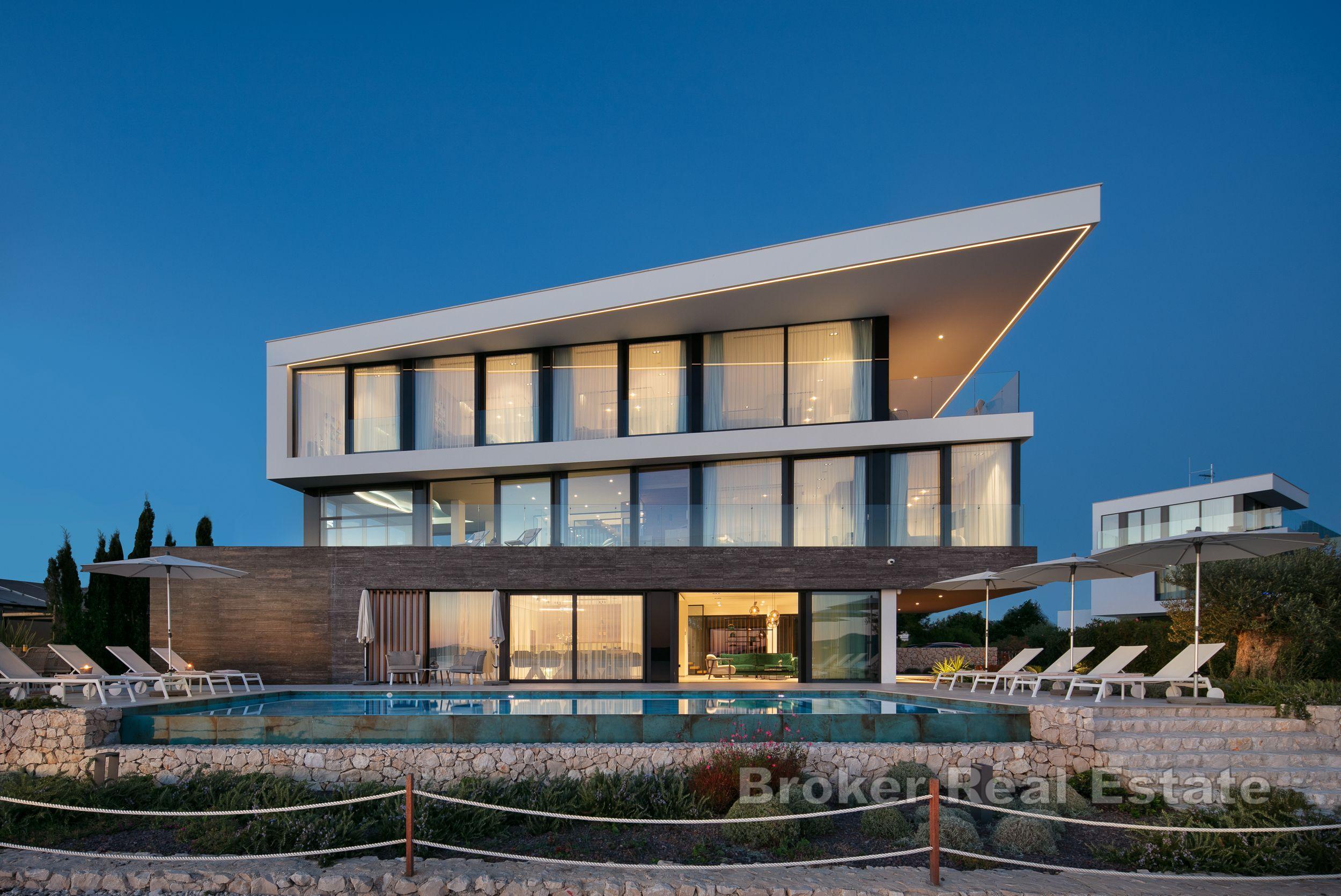 Lyxvilla första raden till havet