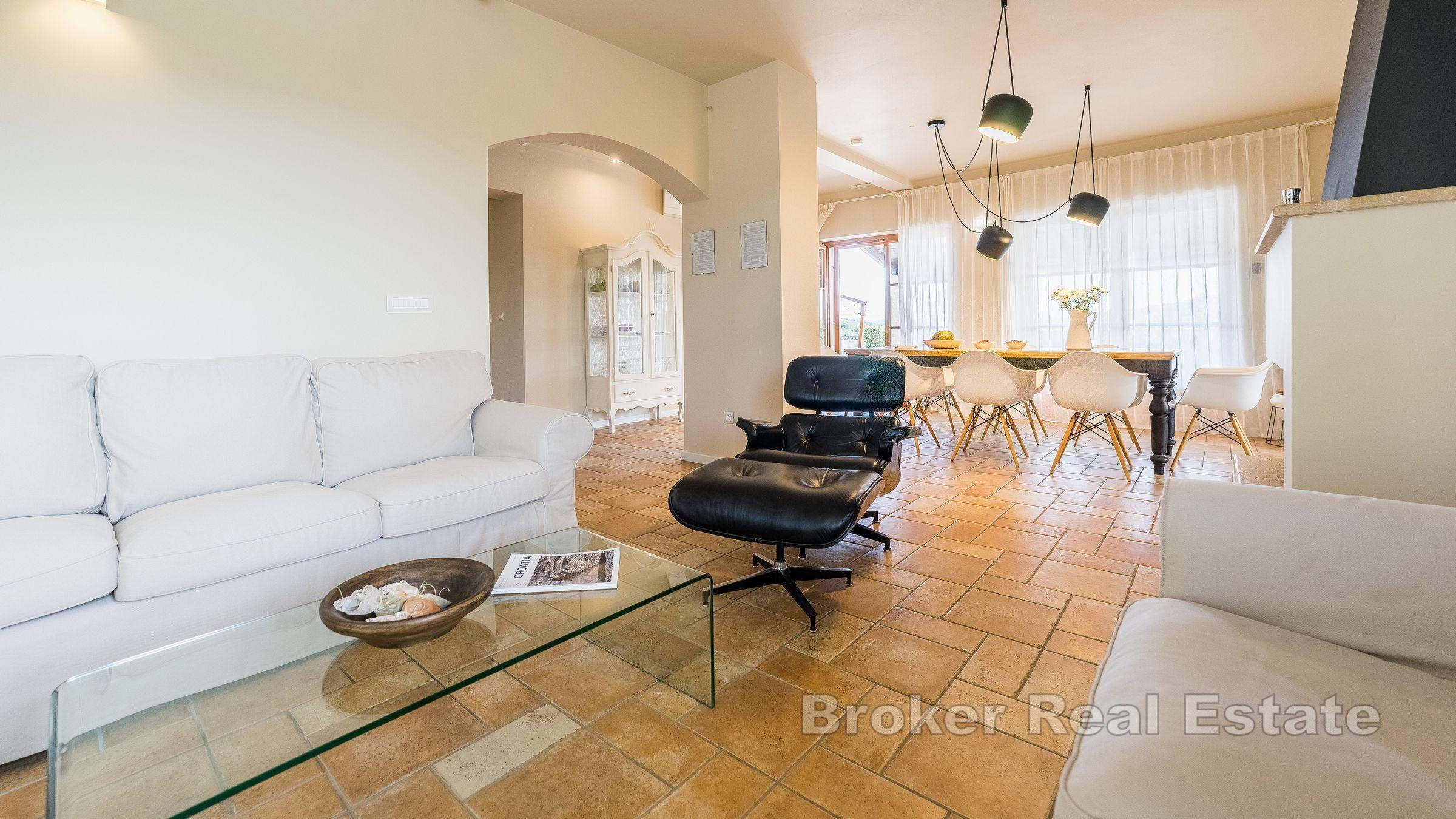 Lyxig stenvilla med pool