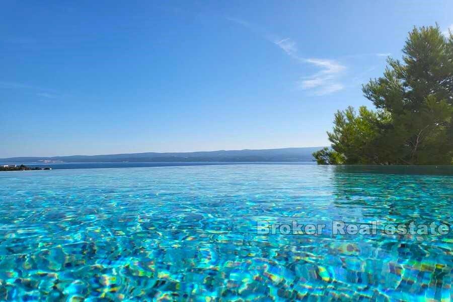 Luxusvilla mit Meerblick
