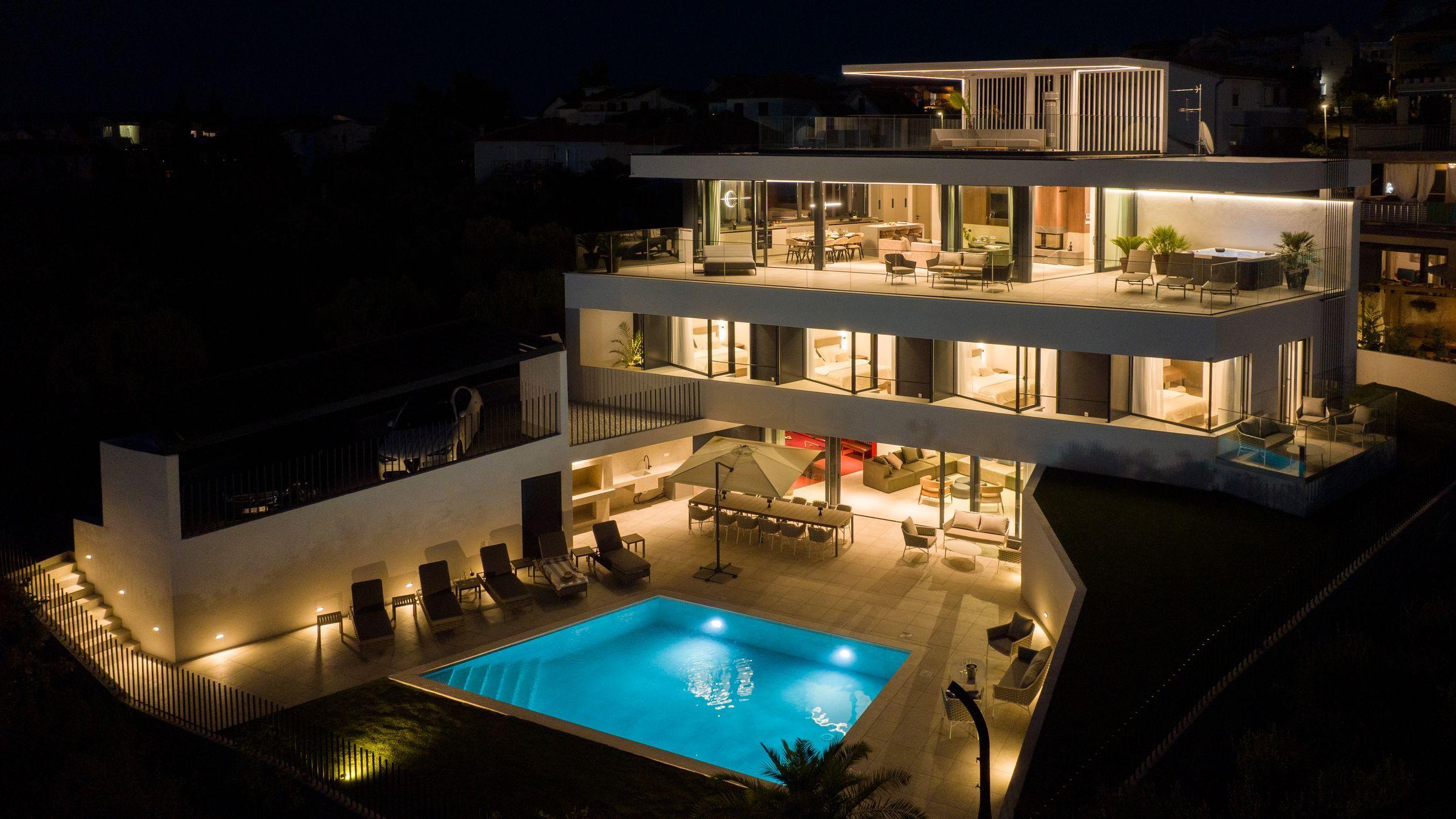 01-2021-369-sibenik-luxury-villa-with-sea-view-for-sale